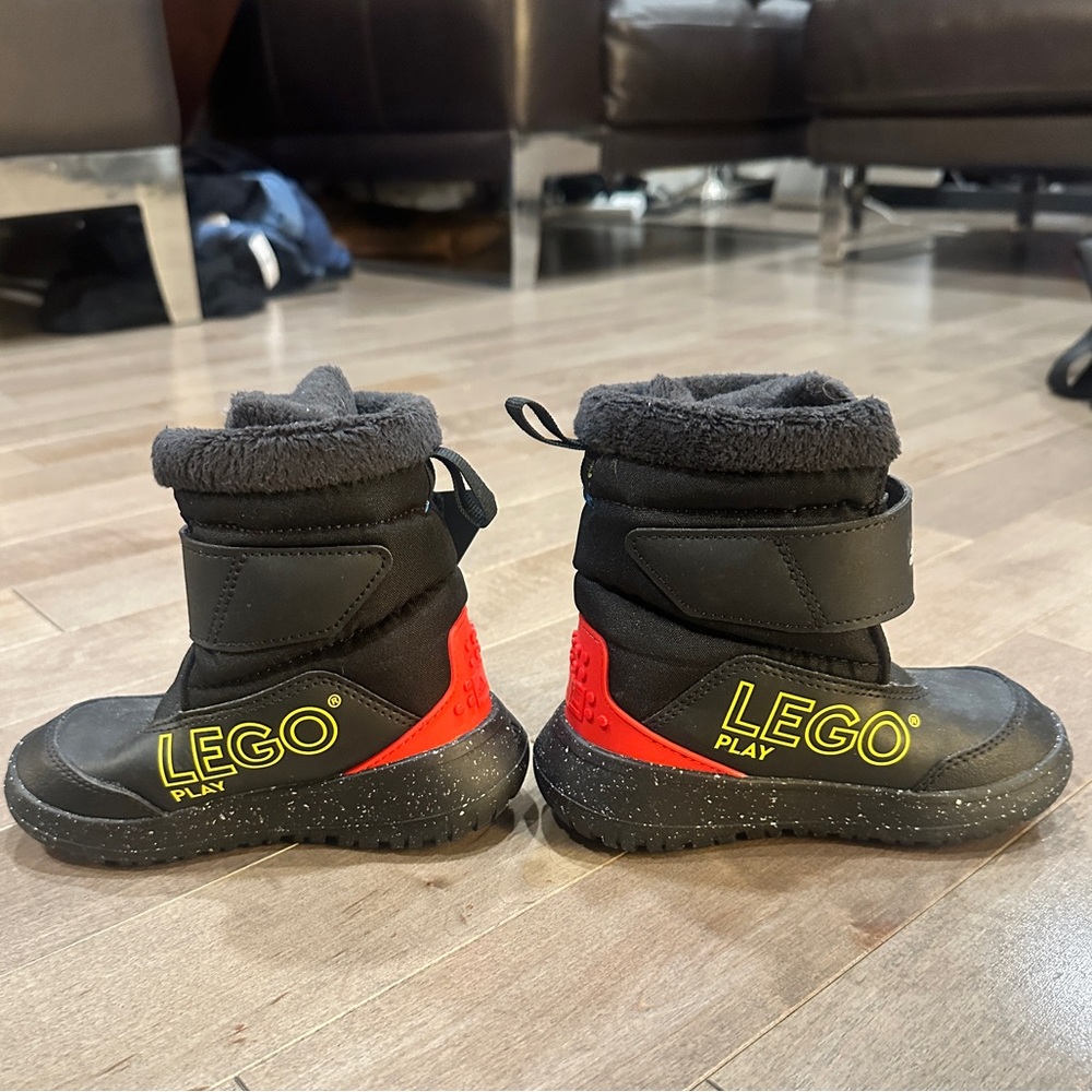 Adidas x Lego winter play boots toddler size 9 never worn